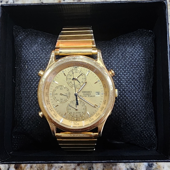 Seiko Gold World Time Watch - Picture 1 of 3